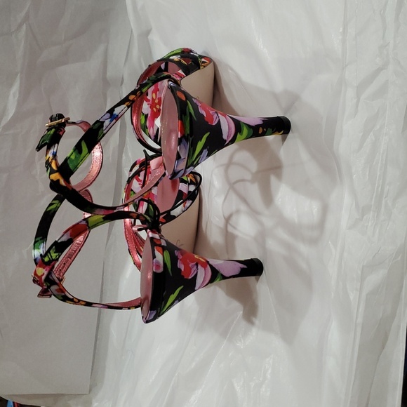 Jessica Simpson black hibiscus tropical floral strappy ankle strap heels size 11 - Picture 6 of 16